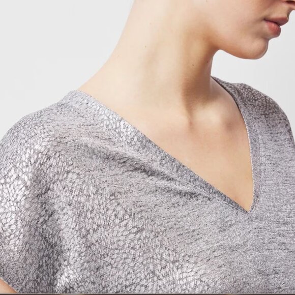 WHBM Power Tee Size Medium Hazel Bloom - Foil Magnetic - Picture 3 of 8